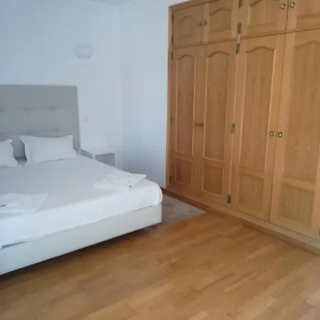 V2 V Casa de Férias *