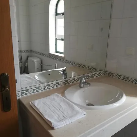 V2 V * Olhos de Agua (Albufeira)