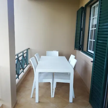 V2 V Casa de Férias *