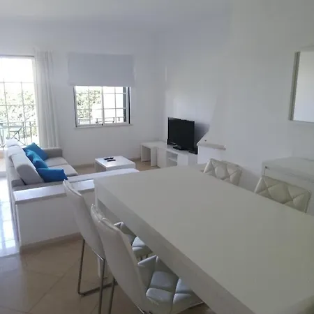 V2 V Casa de Férias *