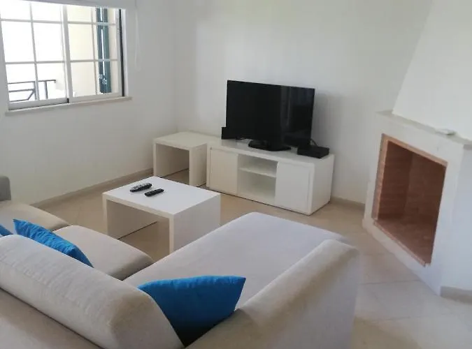 V2 V Casa de Férias Olhos de Agua (Albufeira)
